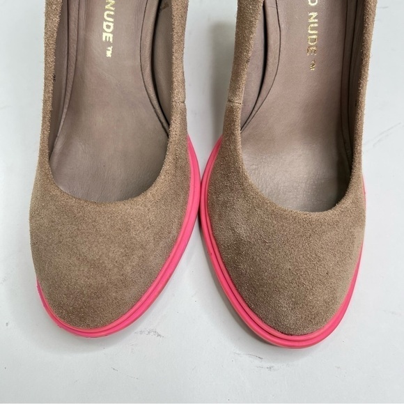 NEW UNITED Nude Tan Suede Barbie Pink Trim Stacked Heel Spring Base Pumps Heels - Picture 2 of 12